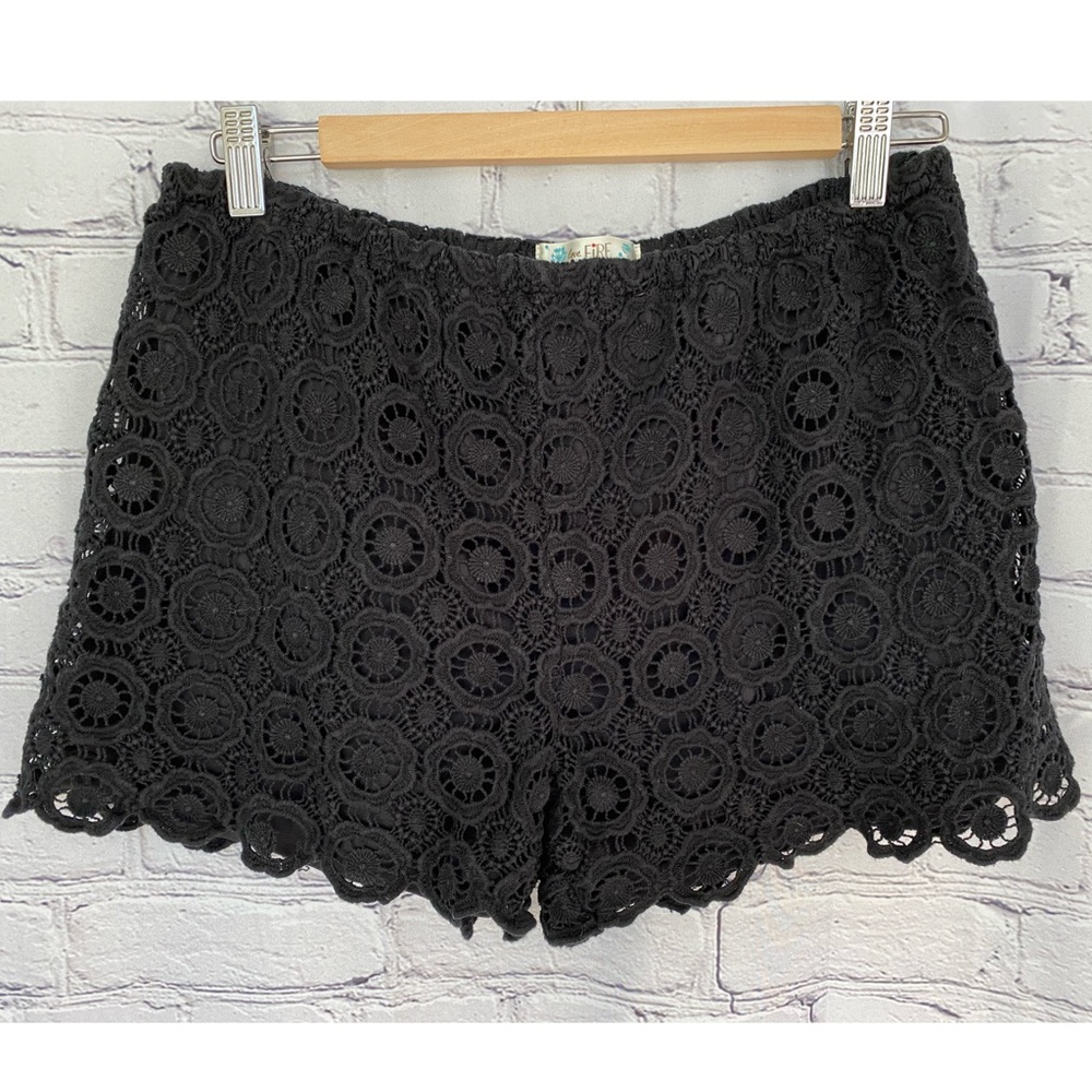🪩 3/$15 love, Fire • Crochet Shorts